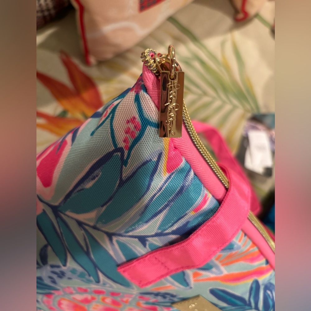 Lilly Pulitzer Pink and Blue Floral foldable picnic blanket tote - Picture 9 of 10